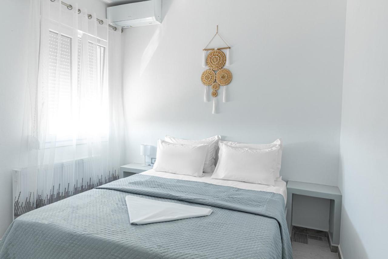 The Tree Houses Santorini 페리사 외부 사진